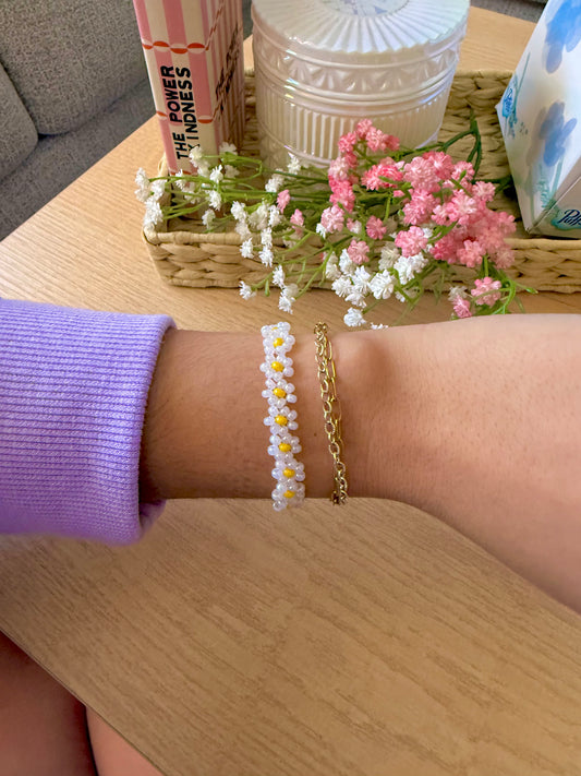 Daisy Beaded Flower Bracelet